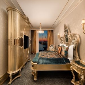 Queen Suite